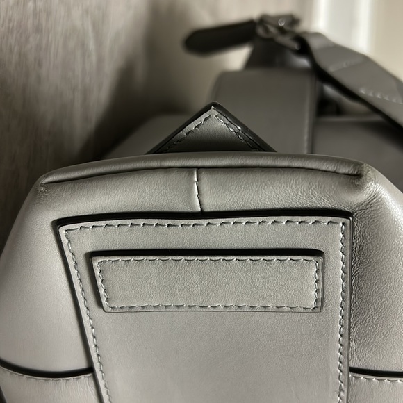 Givenchy Antigona soft medium leather satchel - Picture 11 of 13